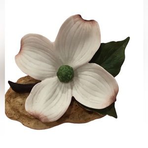 Vintage 1987 Dogwood Flower Figurine by Andrea by Sadek Mauve White